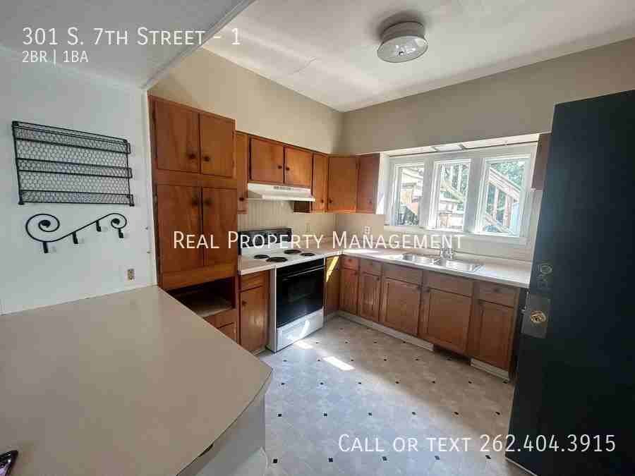 301 S 7th St #1 - Photo 2 of 8