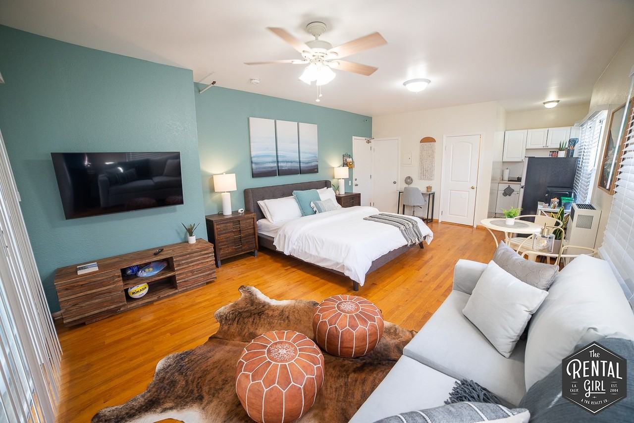 26 Breeze Ave #2 - Photo 4 of 10