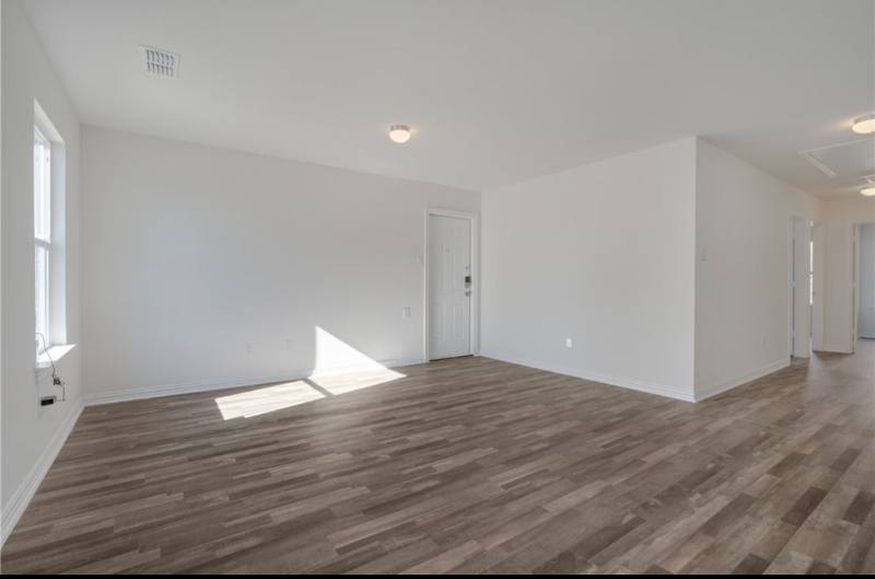 1123 N 13th St #B - Photo 4 of 6