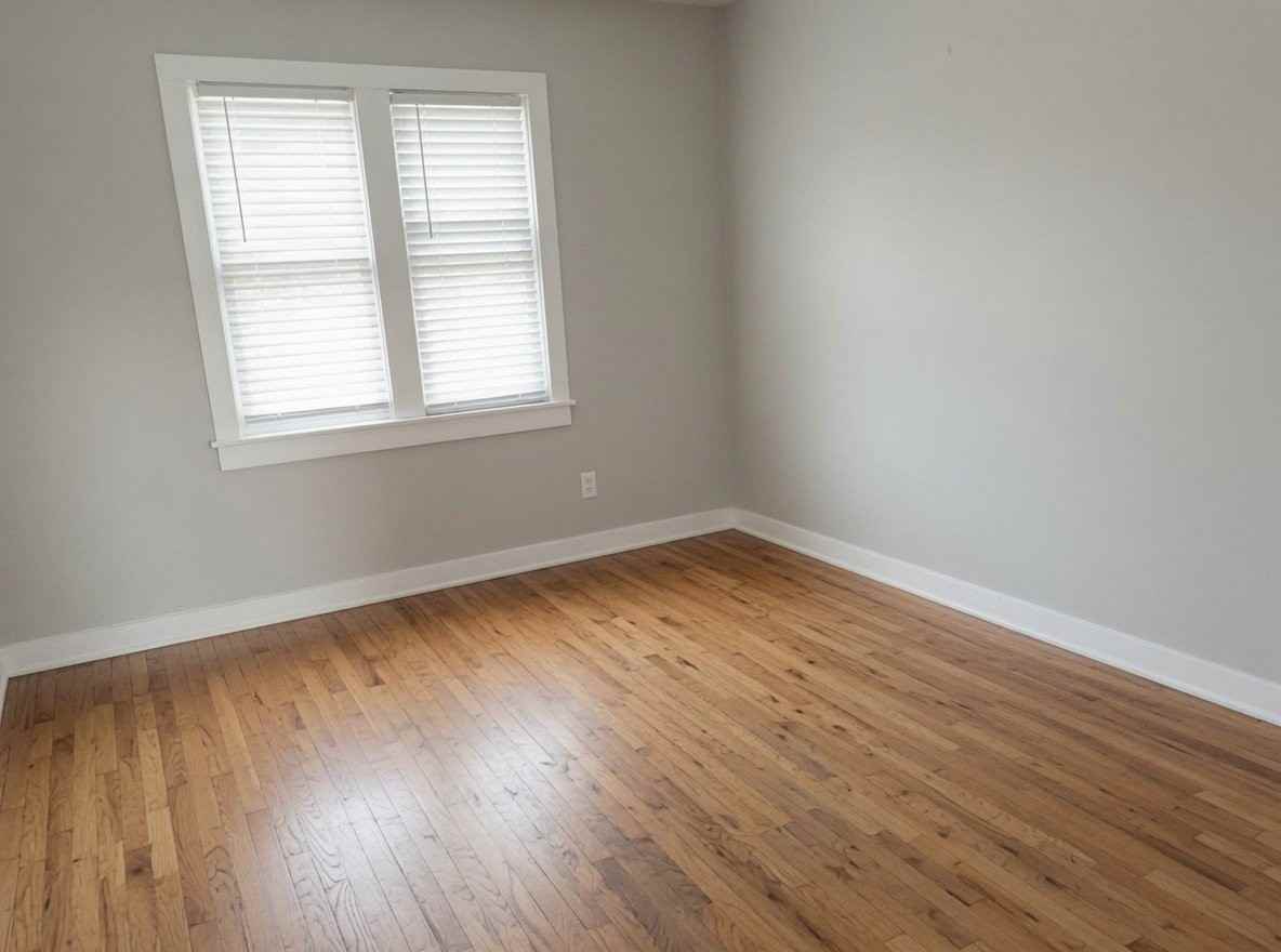 642 Bellevue Pl - Photo 4 of 15
