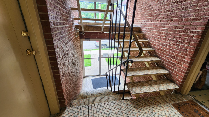 805 Harris Ave #7 - Photo 4 of 16