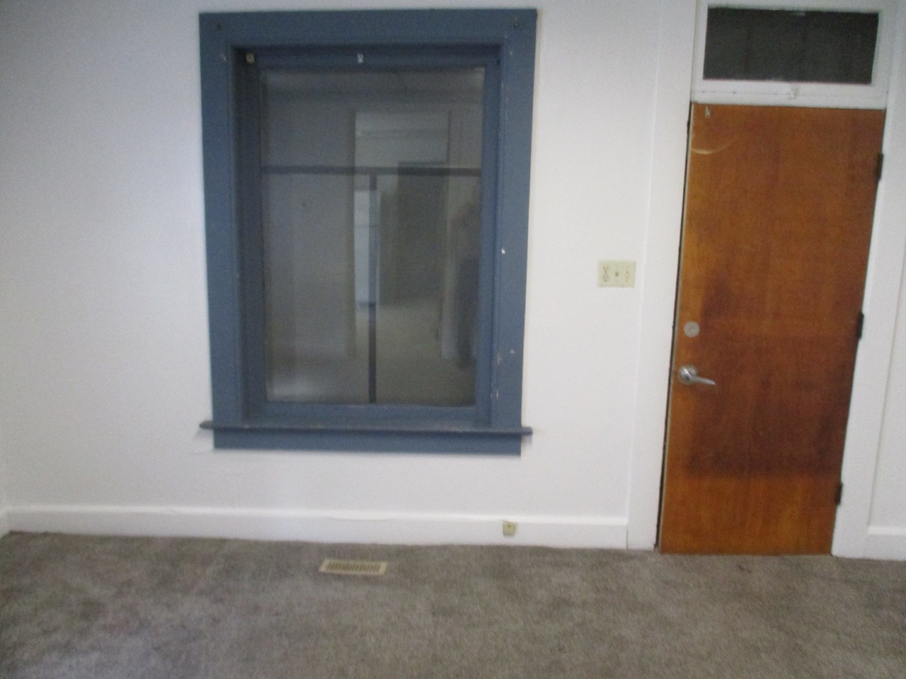 922 Cameron Ave #924 - Photo 3 of 8