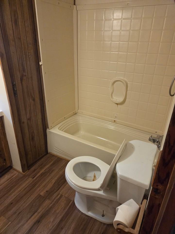 4689 Kirby Ave Ne - Photo 3 of 13