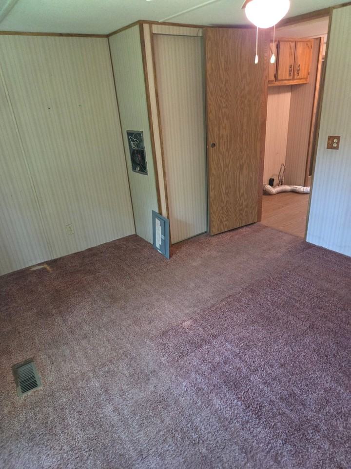 4689 Kirby Ave Ne - Photo 4 of 13