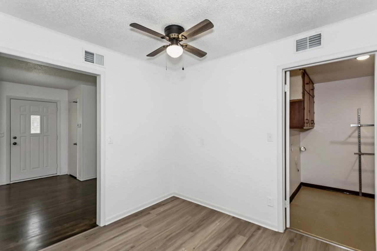 1114 E 31st St S - Photo 5 of 15