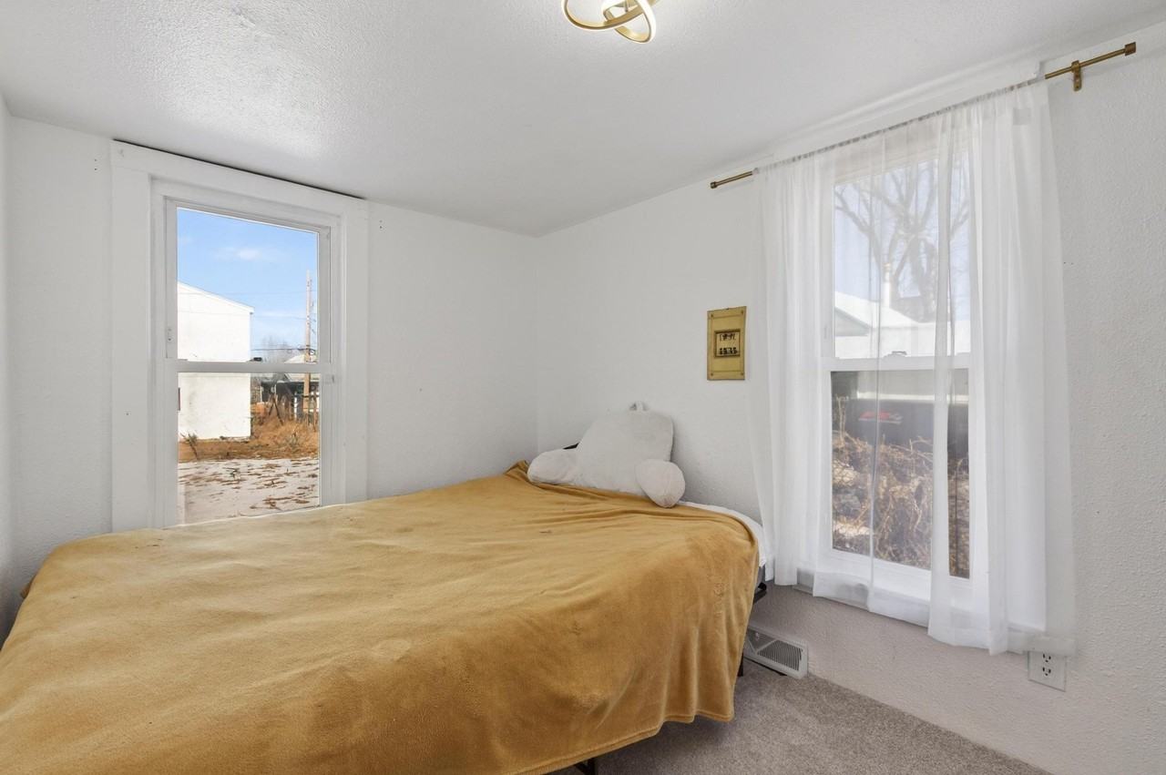 307 E Oak St #B - Photo 5 of 8