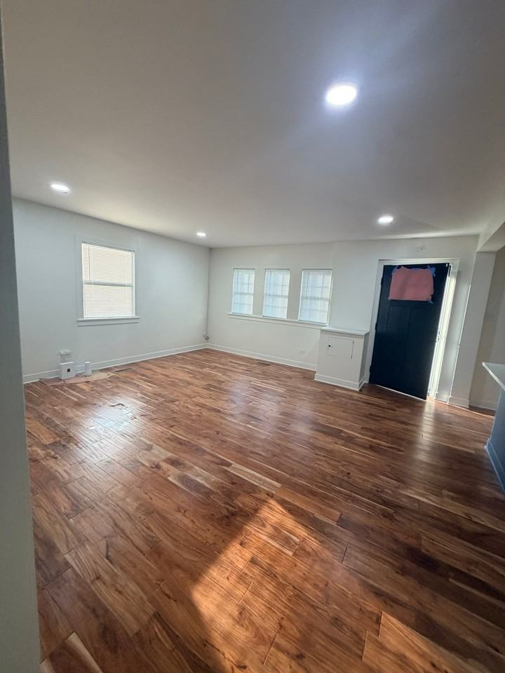 592 Brookline St - Photo 5 of 12