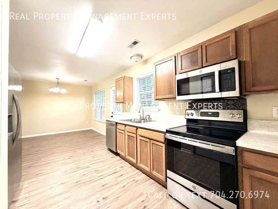 4025 Oakwood Rd - Photo 5 of 14