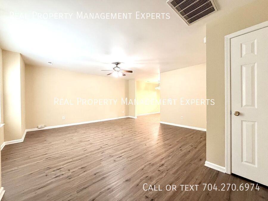 4025 Oakwood Rd - Photo 7 of 14