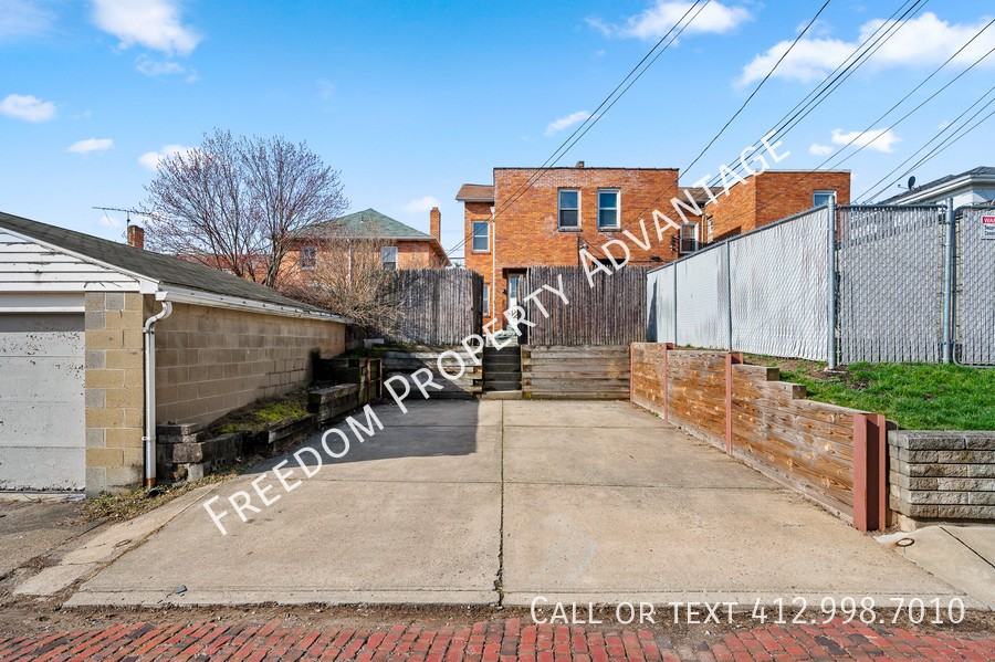 3230 California Ave - Photo 6 of 27