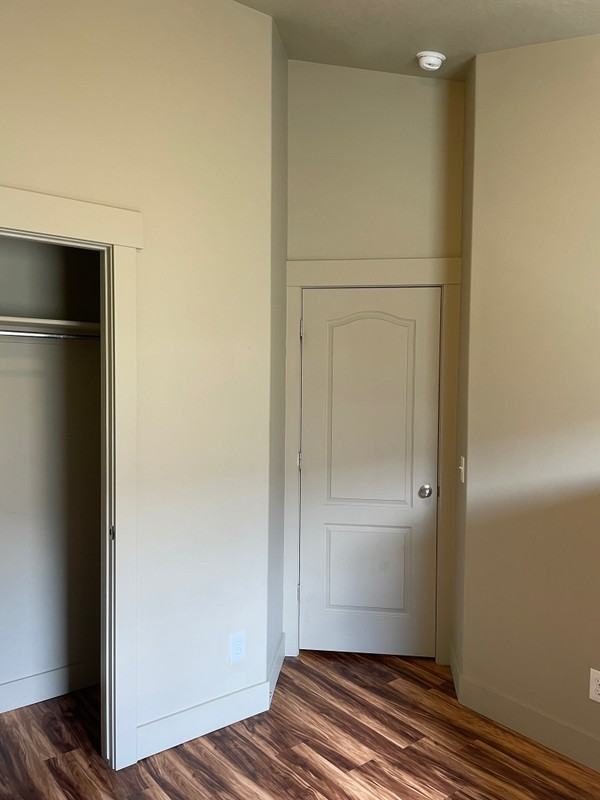 120 W Arbroath Ln - Photo 2 of 5