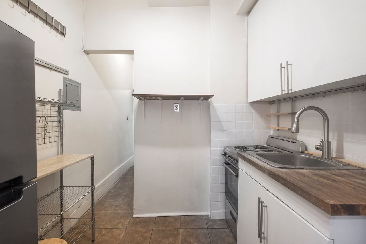 607 W 138th St #3 - Photo 6 of 7