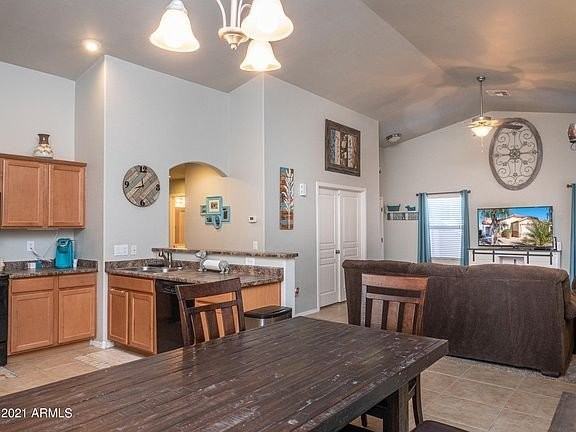 2570 E Silversmith Trl - Photo 3 of 18