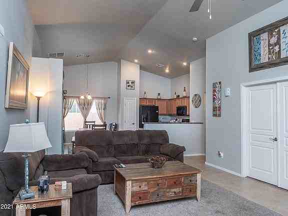 2570 E Silversmith Trl - Photo 4 of 18