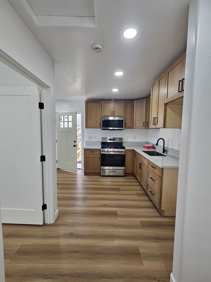 3533 Satinwood Rd #2 - Photo 3 of 10