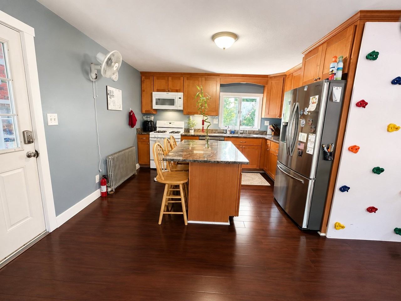 85 Bouchard Ave - Photo 2 of 19