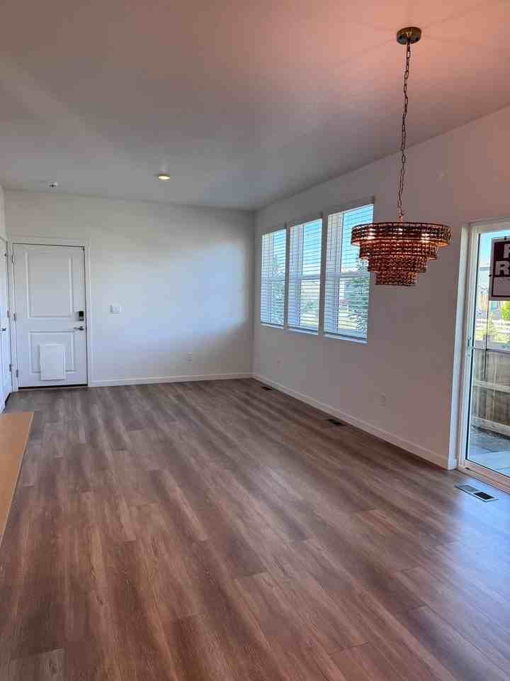962 Andrews Crest Dr - Photo 3 of 11