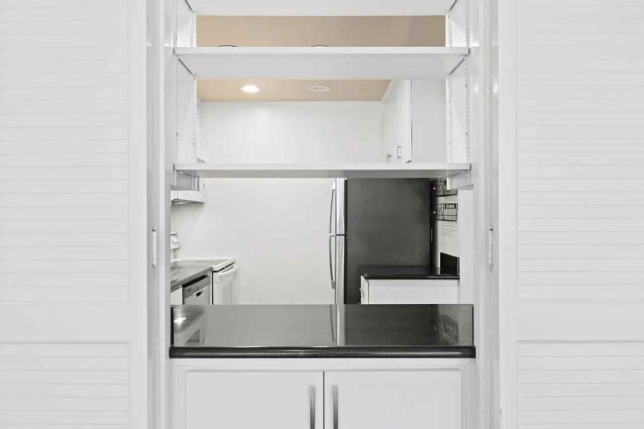 200 Elm St - Photo 4 of 20