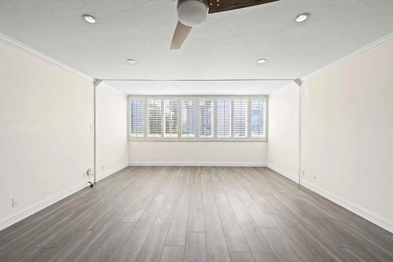 200 Elm St - Photo 5 of 20