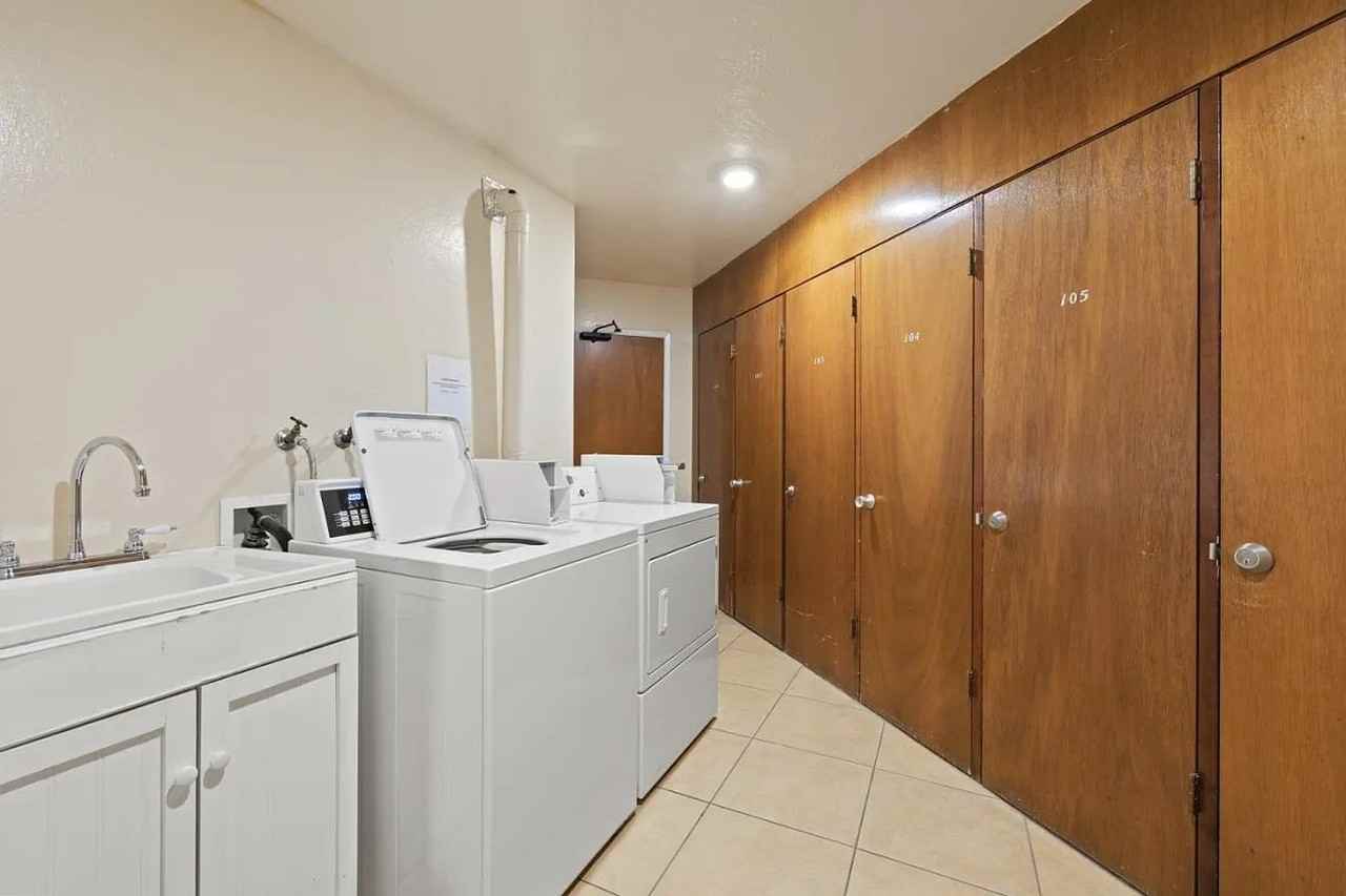200 Elm St - Photo 6 of 20