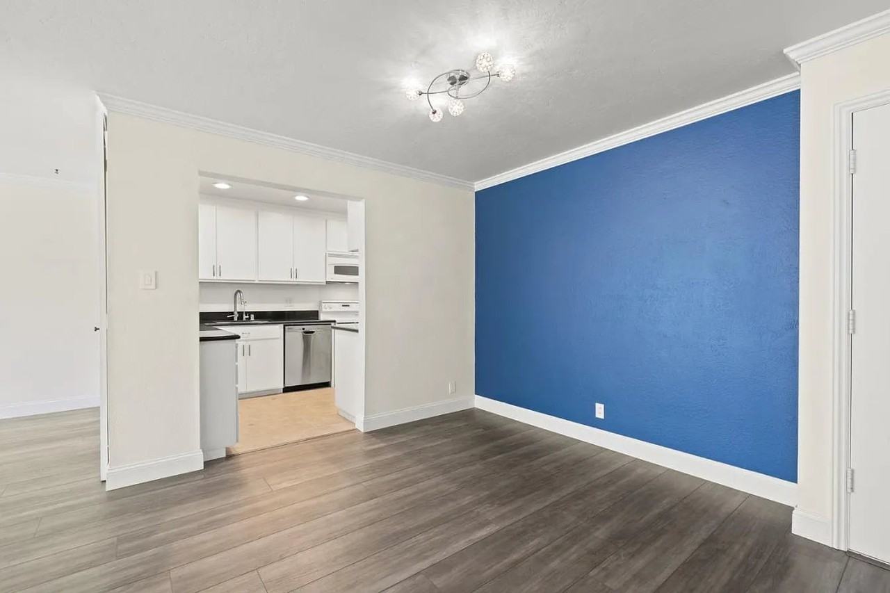 200 Elm St - Photo 7 of 20
