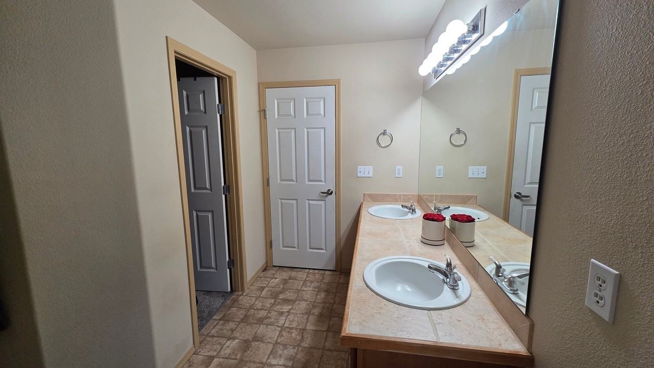 16916 119th Avenue Ct E - Photo 7 of 19