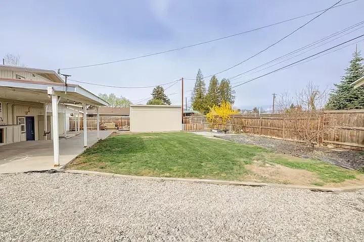 3207 Gregory Ave - Photo 3 of 15