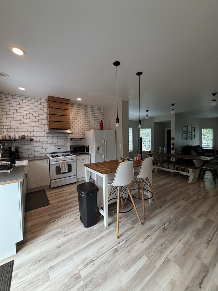 612 Columbus Ave - Photo 3 of 20