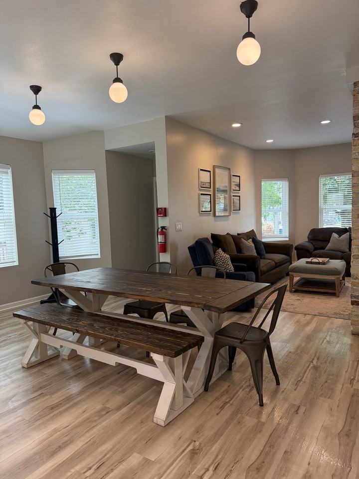 612 Columbus Ave - Photo 4 of 20