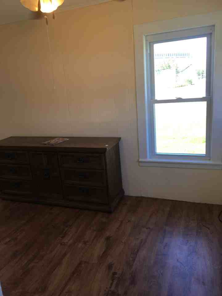 218 Nichols St #B - Photo 5 of 10