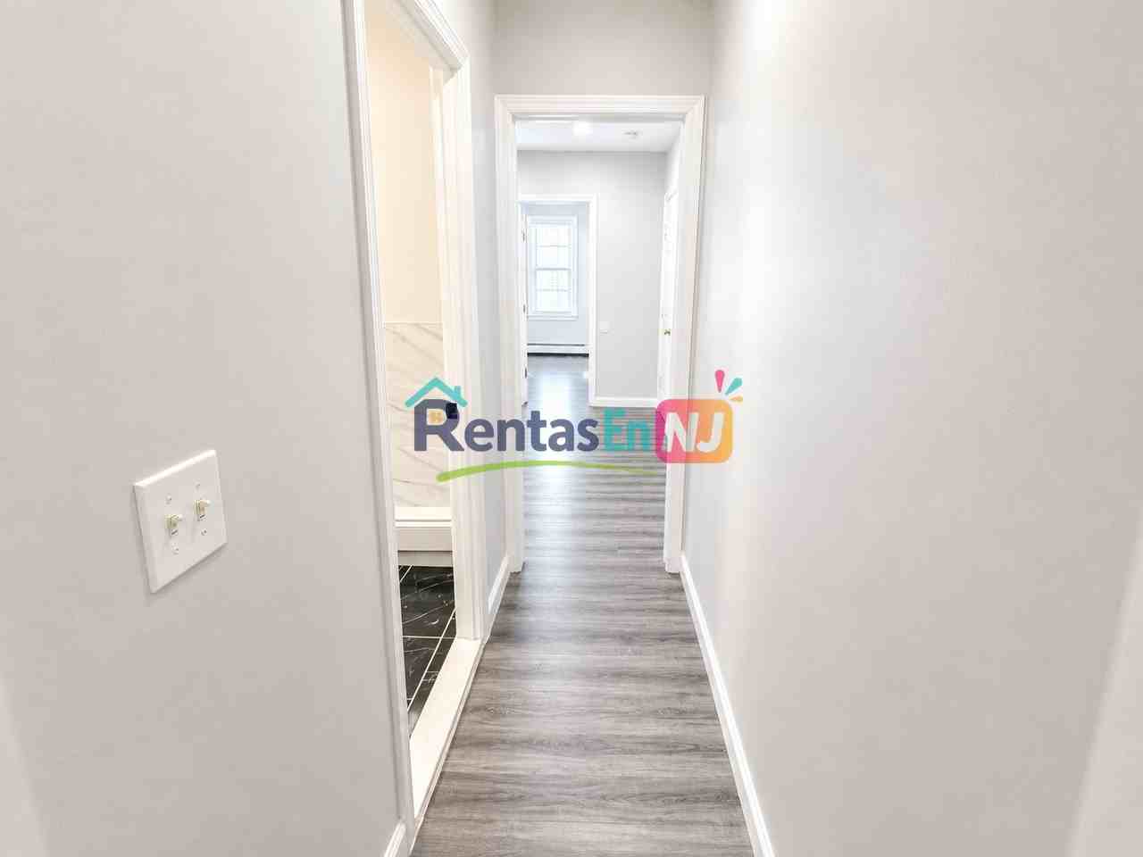 450 S 13th St #3 - Photo 4 of 6