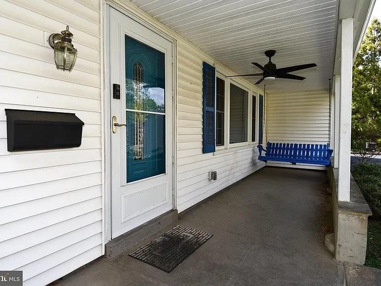 3306 Moreland Pl - Photo 3 of 12