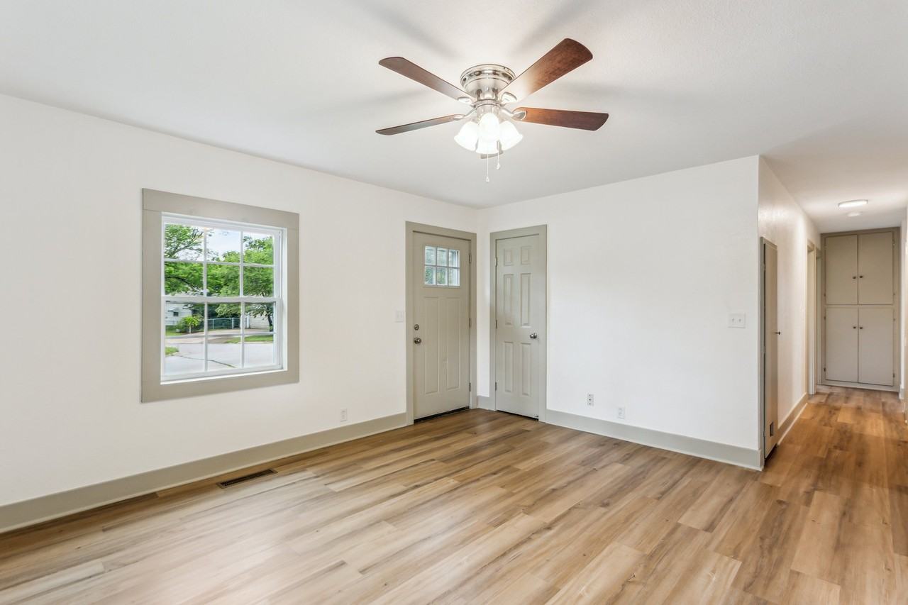 6543 N East Park View St - Photo 5 of 20