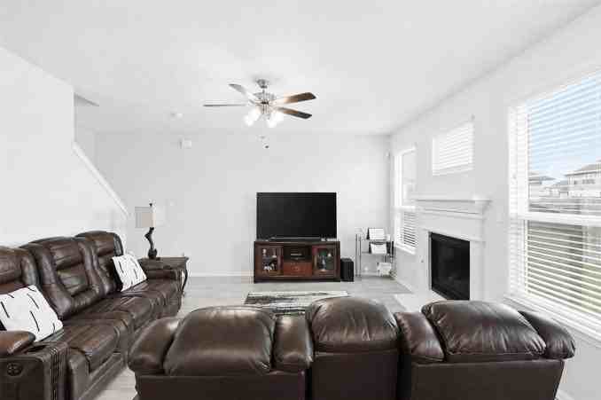 128 Shining Point Dr - Photo 3 of 15