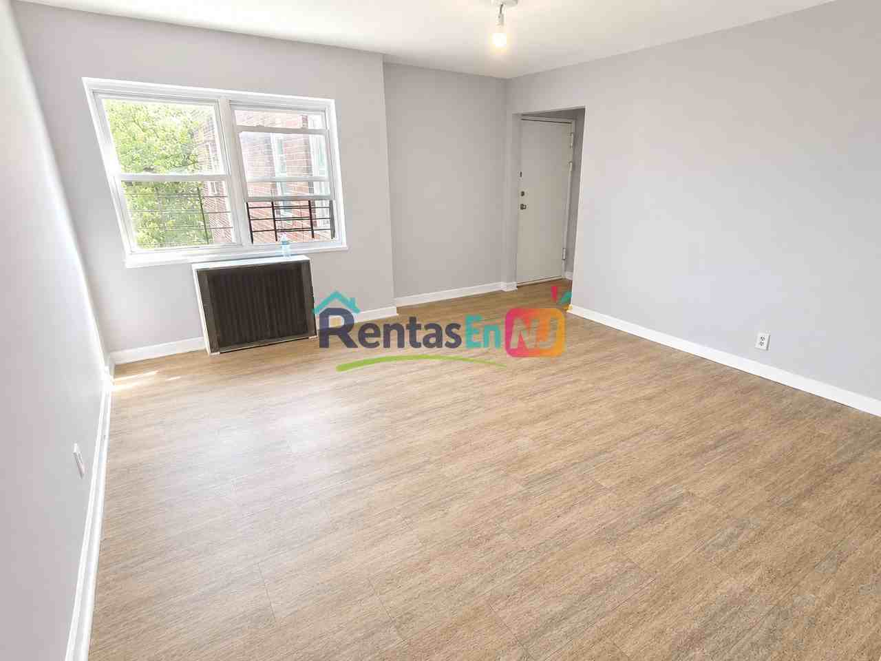 70 Crawford St #15 - Photo 3 of 5