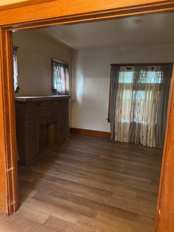 2214 Birch St - Photo 5 of 10