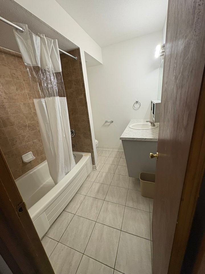 1215 E Elm St #107 - Photo 5 of 6