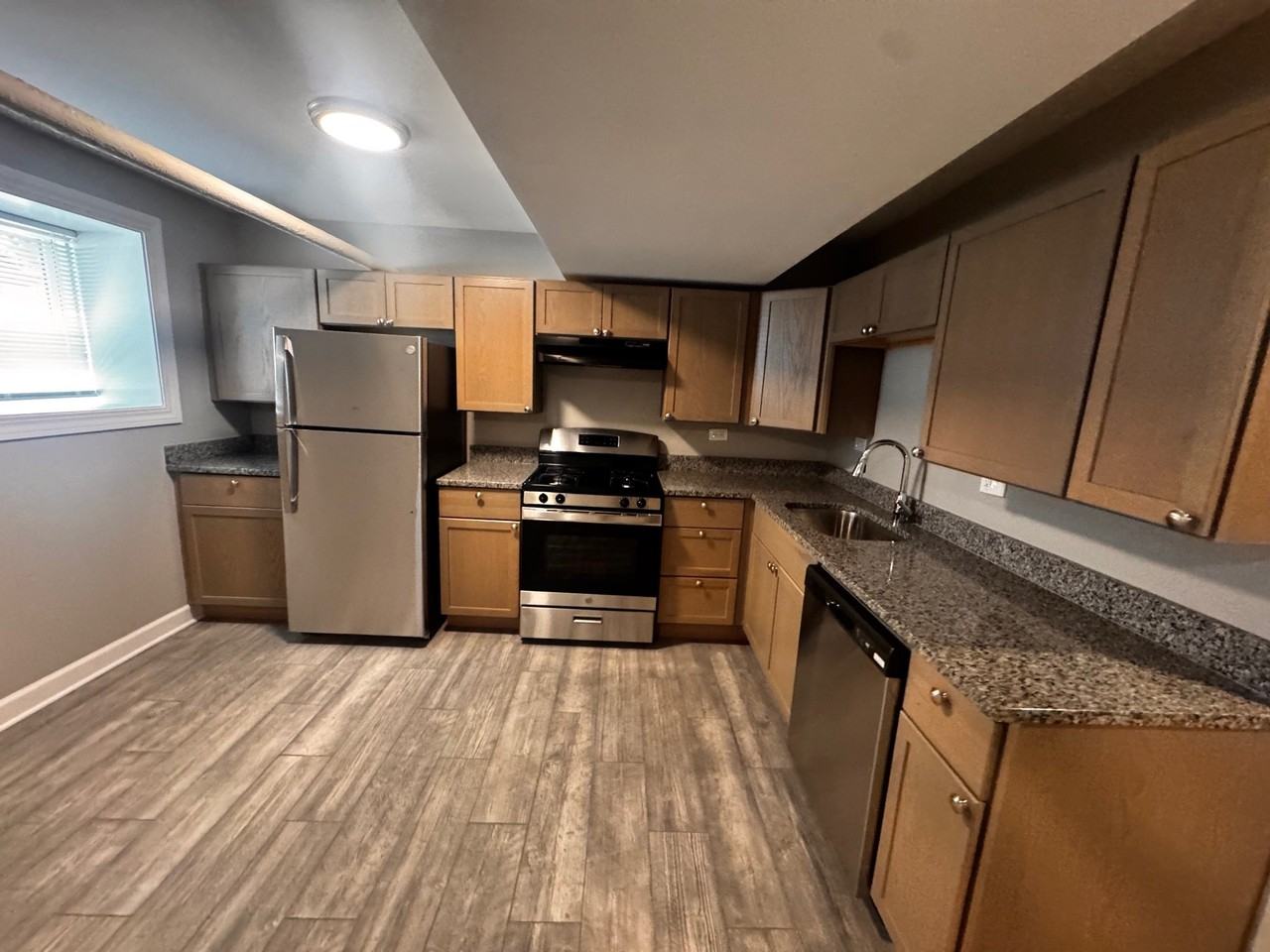 4556 S Prairie Ave #4558G - Photo 2 of 16