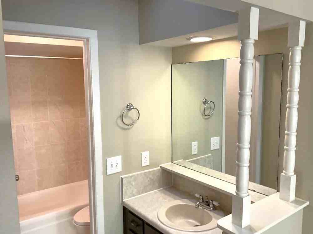 8005 W Pocahontas Ave - Photo 4 of 8