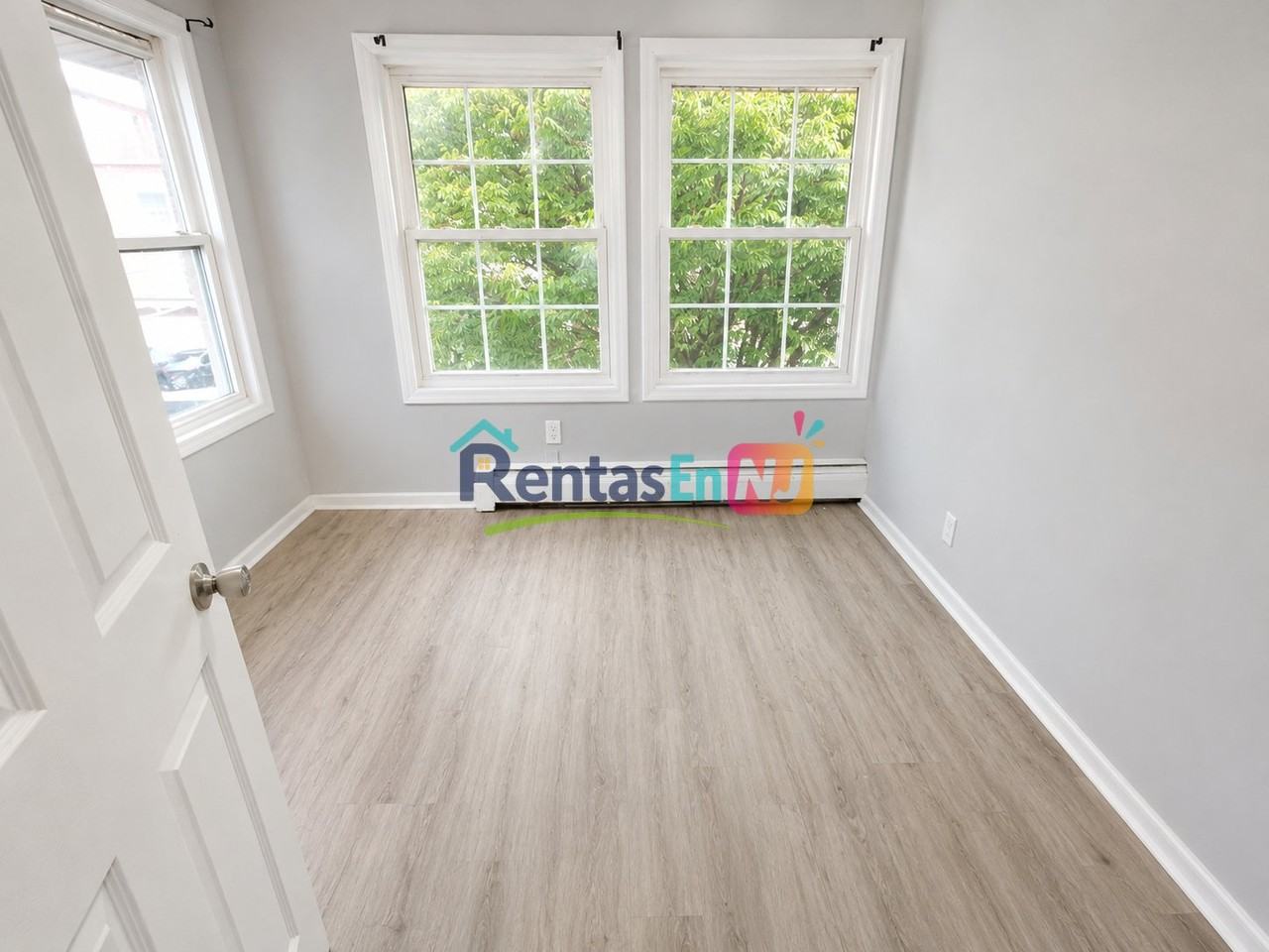 131 Osborne Ter #2F - Photo 2 of 4