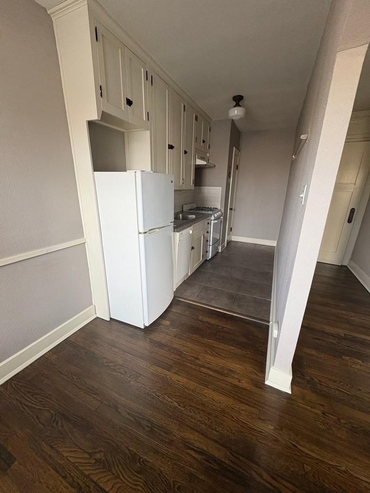 1235 E Elm St #1235 - Photo 2 of 5