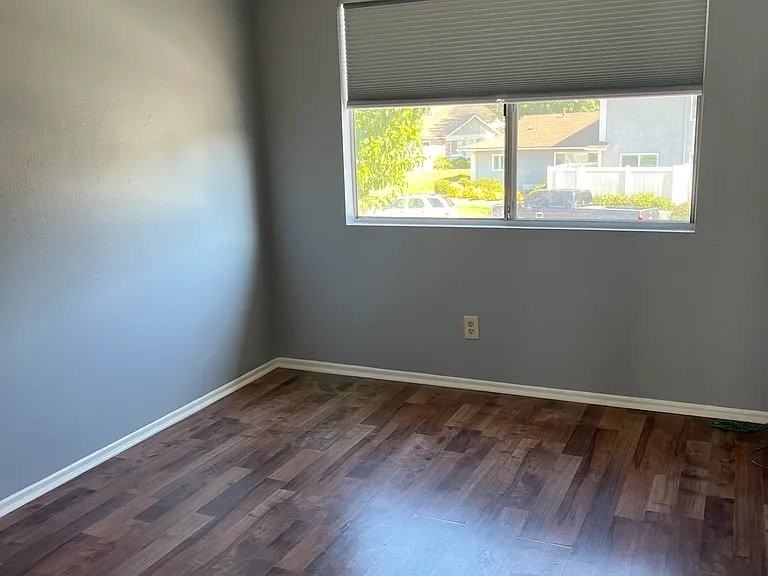 28167 Robin Ave - Photo 2 of 4