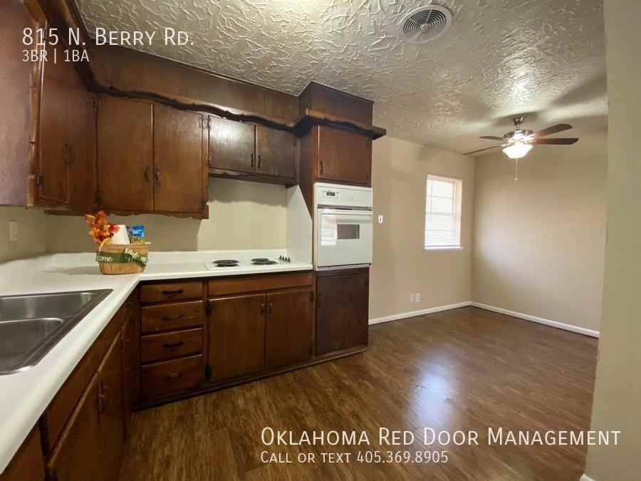 815 N Berry Rd - Photo 3 of 13