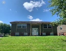 featured image of 512 E 1st St
