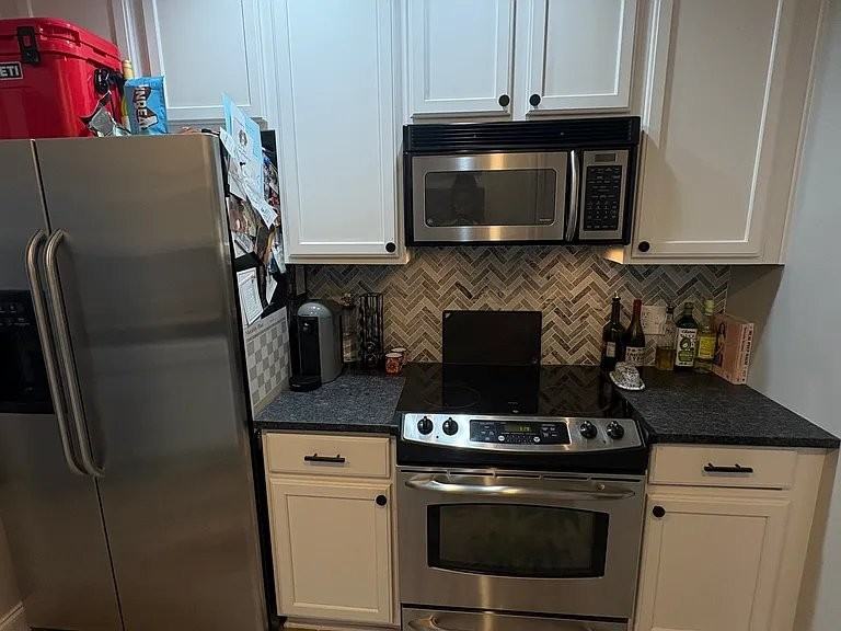 1109 Wake Forest Rd - Photo 6 of 19