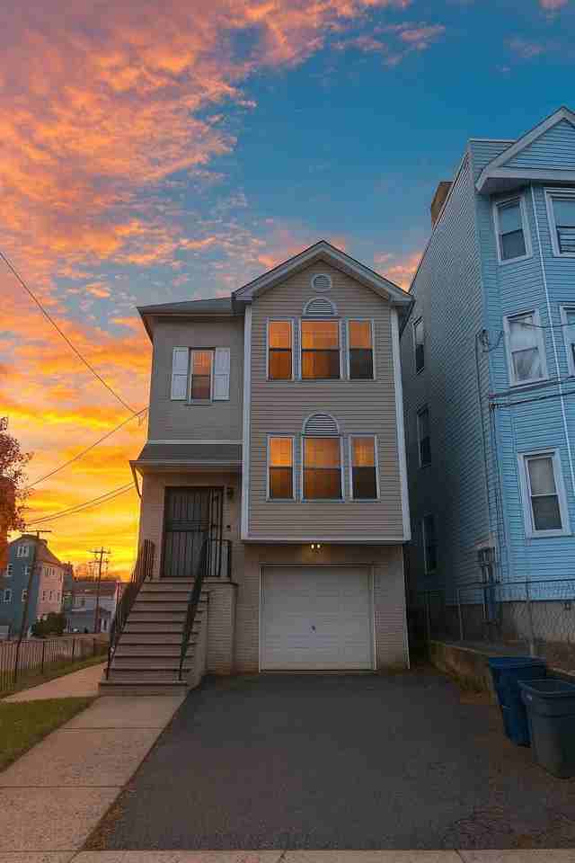 156 Ridgewood Ave #1