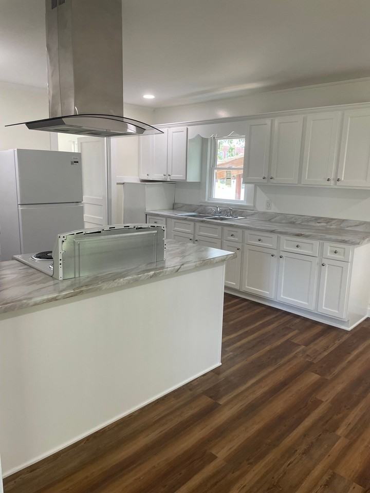 212 7th Ave - Photo 2 of 11