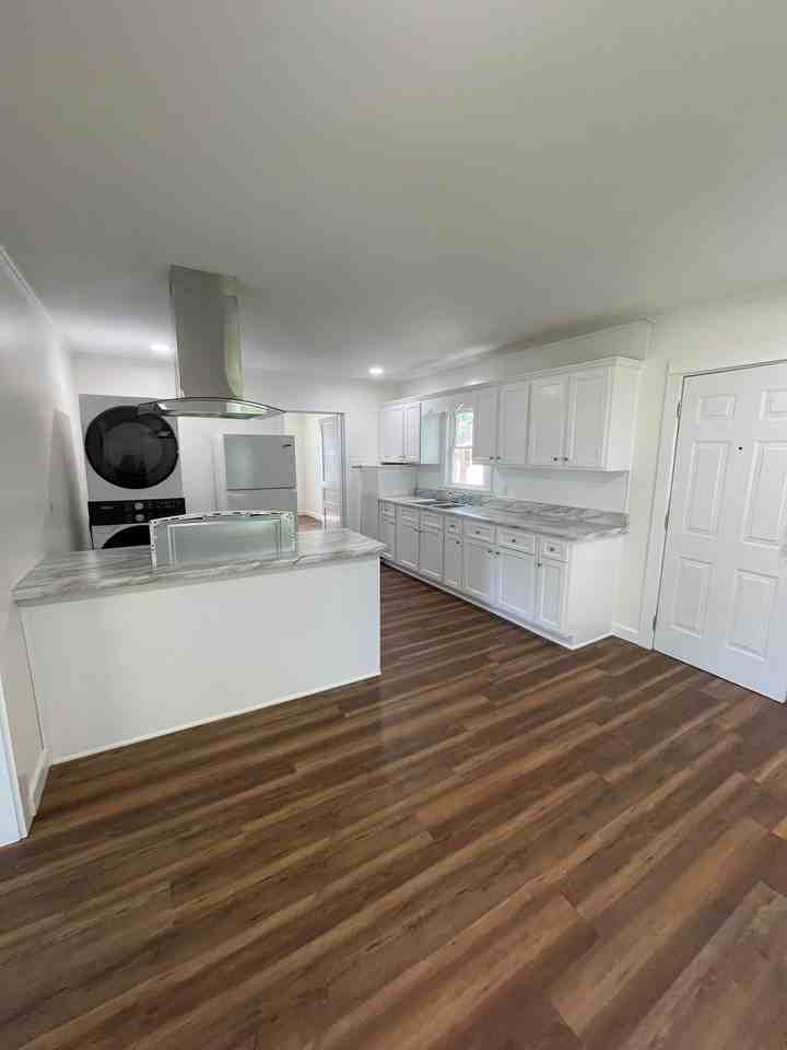 212 7th Ave - Photo 3 of 11