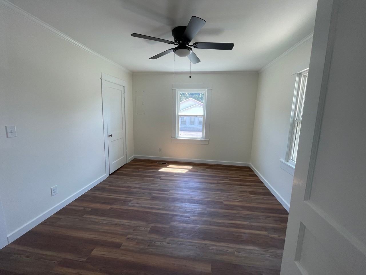 212 7th Ave - Photo 5 of 11
