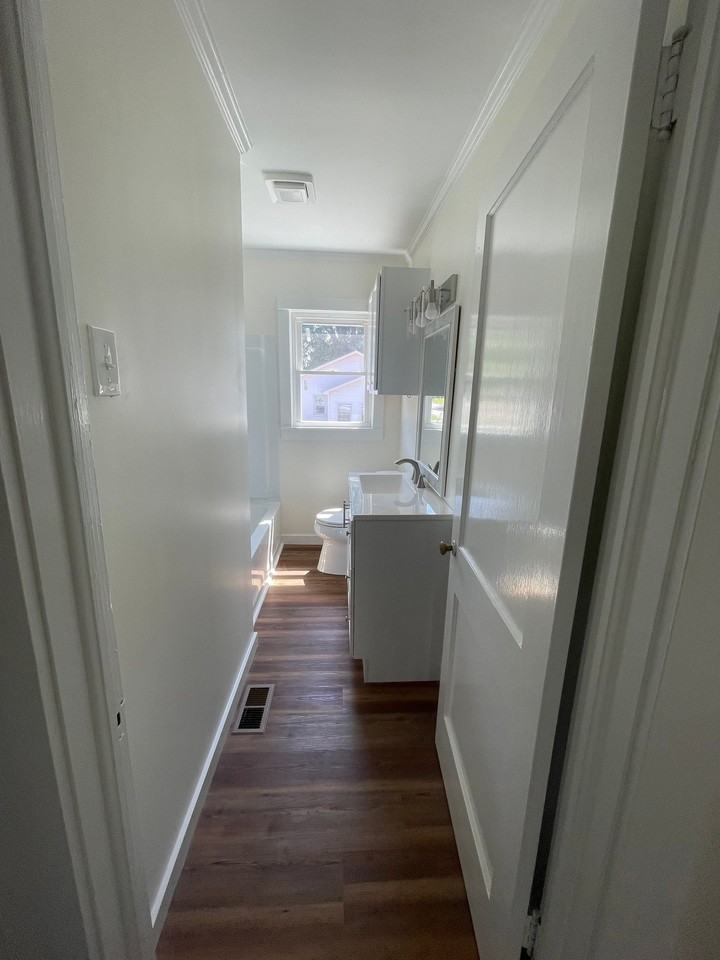 212 7th Ave - Photo 6 of 11